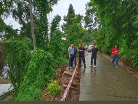 暴雨突襲 馮店鎮(zhèn)上下齊心全力防汛