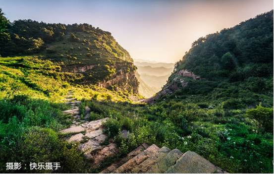 環(huán)保十五年，綠染愛情山,。